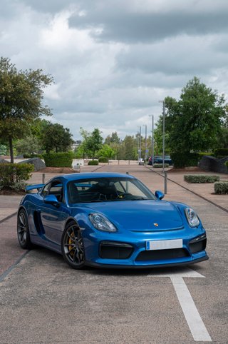 Porsche GT4