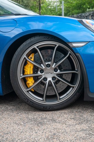 Porsche GT4