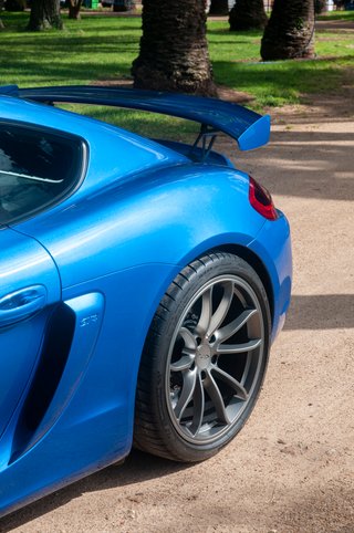 Porsche GT4