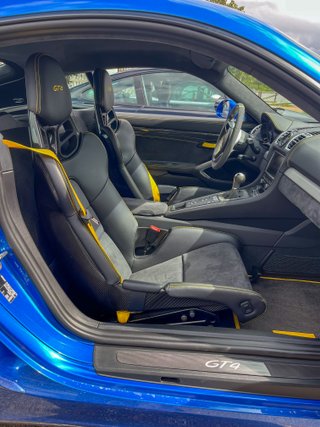 Porsche GT4