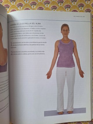 CHAKRAS USANDO EL YOGA PARA EQUILIBRAR LOS CHAKRAS