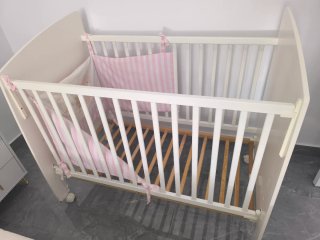 Cuna bebé blanca con colchón