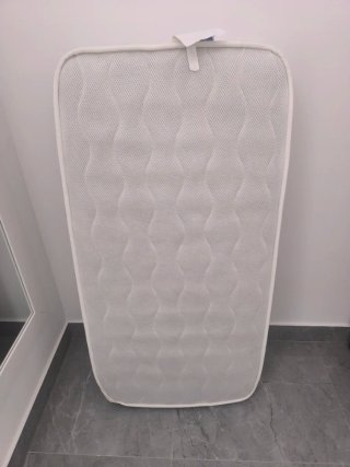 Cuna bebé blanca con colchón