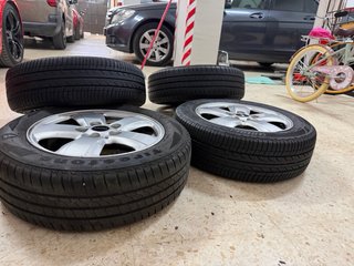 Llantas y Neumáticos Mini (4 unidades)