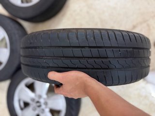 Llantas y Neumáticos Mini (4 unidades)