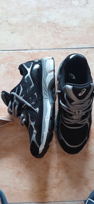 Zapatillas Asics Gel NYC Negras y Grises