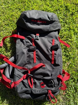Mochila Alpinismo Mammut Trion 28L Negra