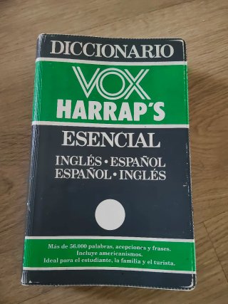 Vox Harrap's diccionario esencial inglés-españo...