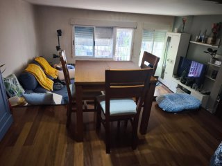 Mesa desplegable  de salón y 4 sillas