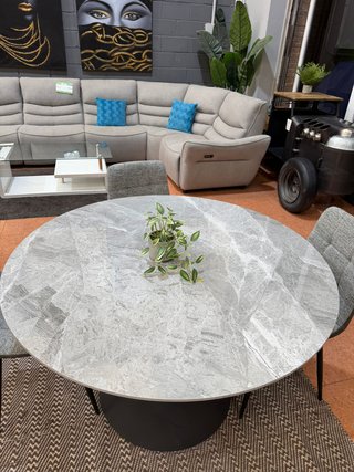 Mesa redonda mármol y 4 sillas