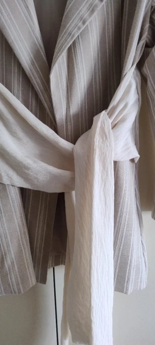 Conjunto Chaqueta y Pantalón Rayas Beige