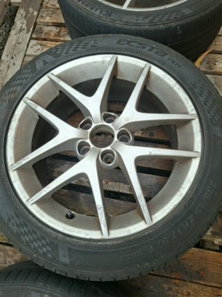Llantas Saab 17 con neumáticos Kumho