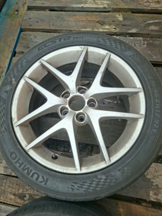 Llantas Saab 17 con neumáticos Kumho