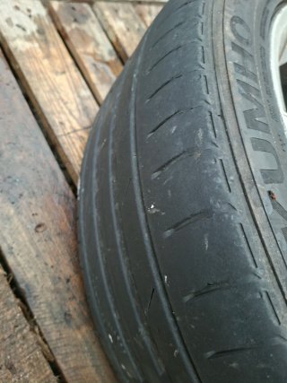 Llantas Saab 17 con neumáticos Kumho