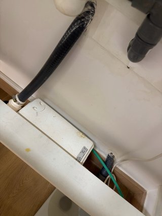 Mueble baño blanco 4 cajones, con pica y bomba