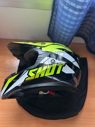 Casco Shot Race Gear