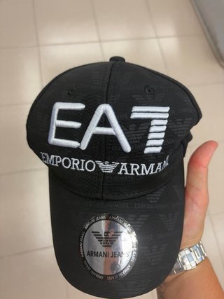 Gorras Armani y Calvin Klein Negras