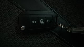 Peugeot 2008 PureTech 100 S&S Allure 75 kW (100 CV)