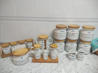 Conjunto de cocina sin estrenar vintage 1980.