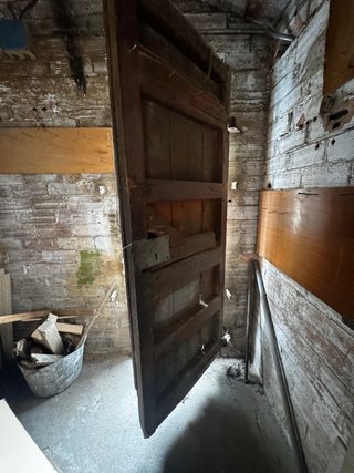 Puerta madera antigua rústica