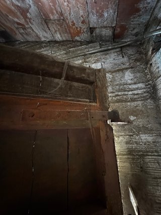 Puerta madera antigua rústica