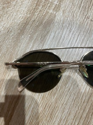 Gafas de sol Tous Marrones con patillas doradas