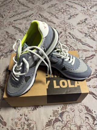 Zapatillas Bimba y Lola grises y verdes