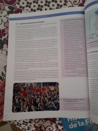 Historia de España 2 bach Andalucía Santillana