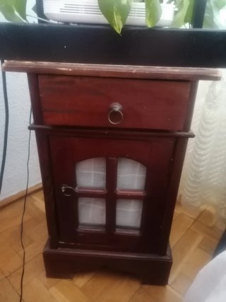 Mesita de noche rústica de madera