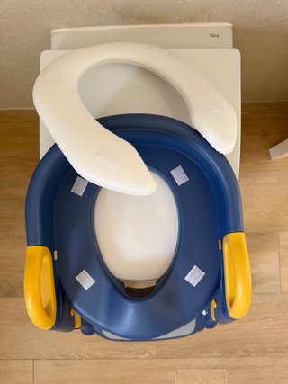 Escalera orinal bebé azul y amarillo
