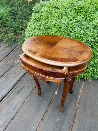 Mesita auxiliar de madera