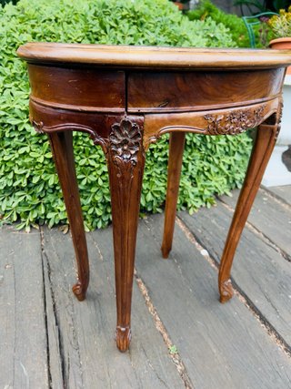 Mesita auxiliar de madera