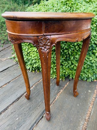 Mesita auxiliar de madera