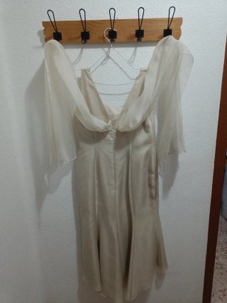 Traje de novia civil beige