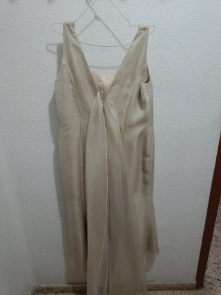 Traje de novia civil beige