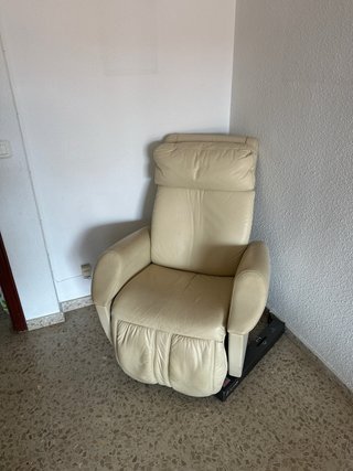 Sillón de masajes beige de piel