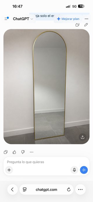 Espejo de pie dorado