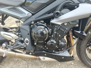 Triumph Street Triple Negra