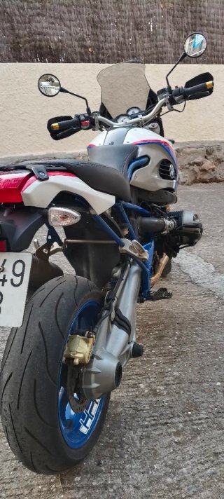 BMW HP2 Megamoto