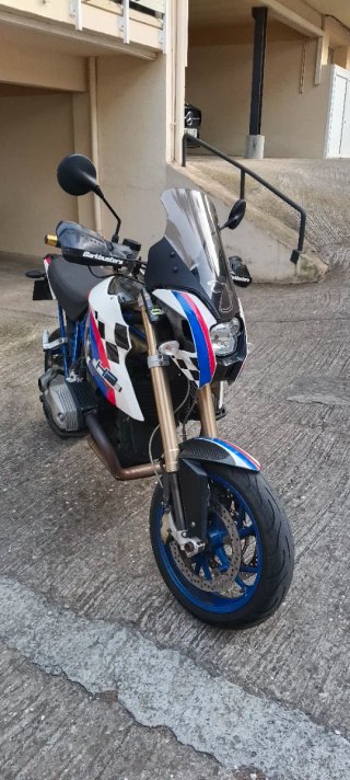 BMW HP2 Megamoto
