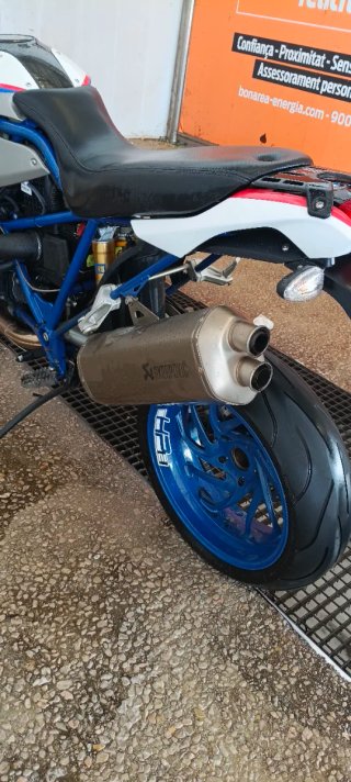 BMW HP2 Megamoto