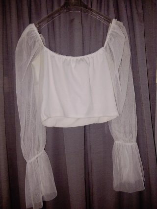 Maglietta bianca manica lunga in tulle