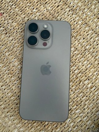 iPhone 15 Pro plateado