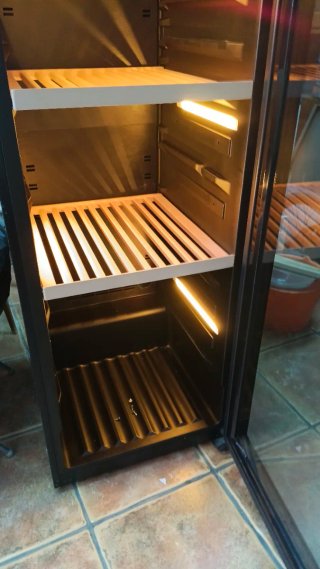 Vitrina Haier para vinos