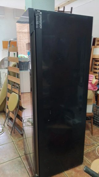 Vitrina Haier para vinos