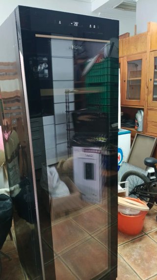 Vitrina Haier para vinos