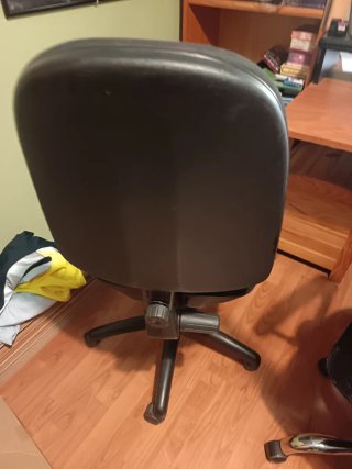 Silla de escritorio negra de tela
