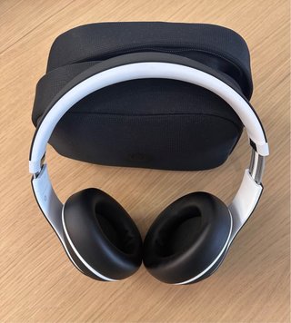 Beats Studio Pro Negros y Plateados