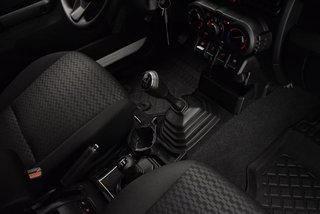 Suzuki Jimny 1.5 JX 5MT