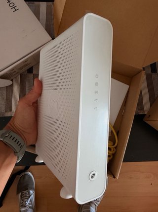 Router WiFi con puertos LAN y USB